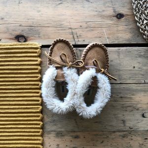 Minnetonka Charley Slippers (kids)
